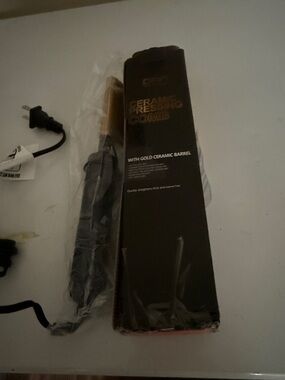 Ceramic Pressing Comb With Gold Ceramic Barrel - Black